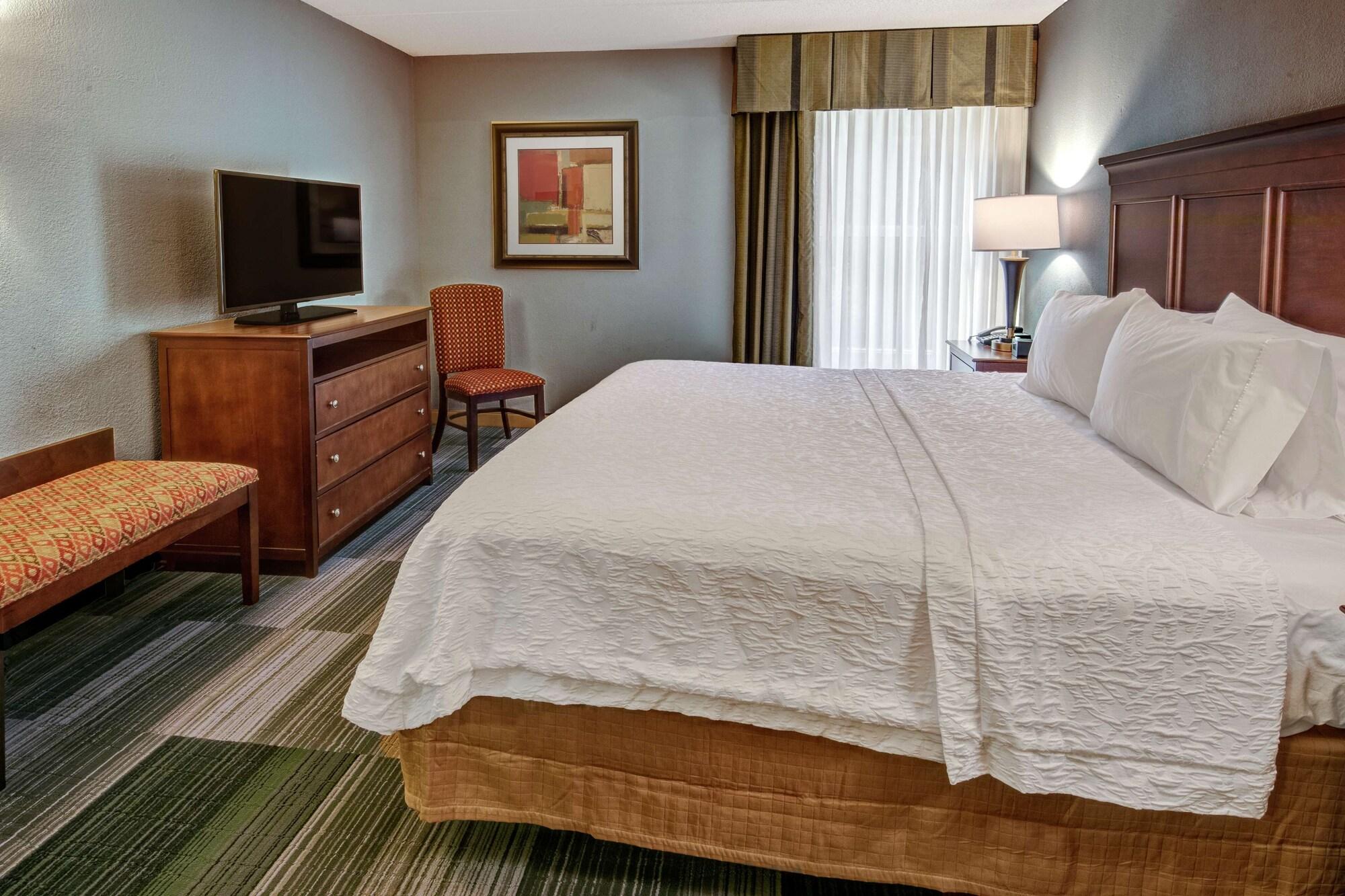 Hampton & On The Parkway Hotel