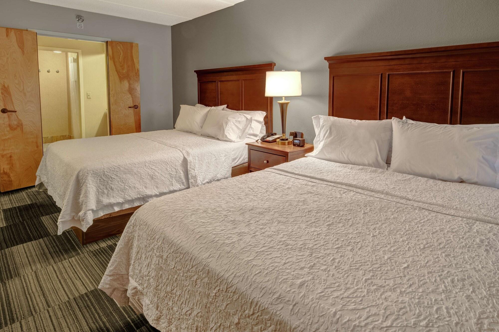 Hotel Hampton & On The Parkway Pigeon Forge