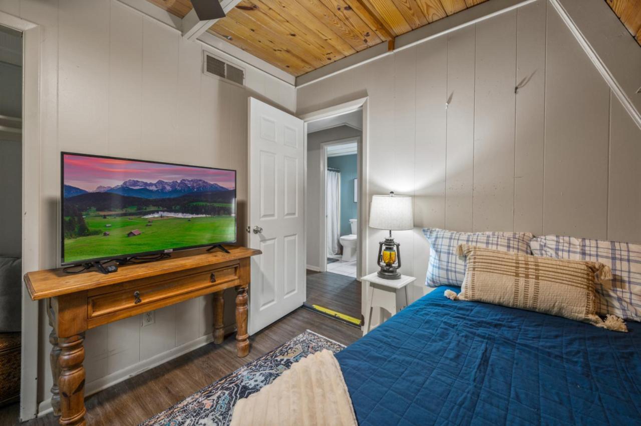 Sugar Bear With Hot Tub And Fire Pit * Pigeon Forge