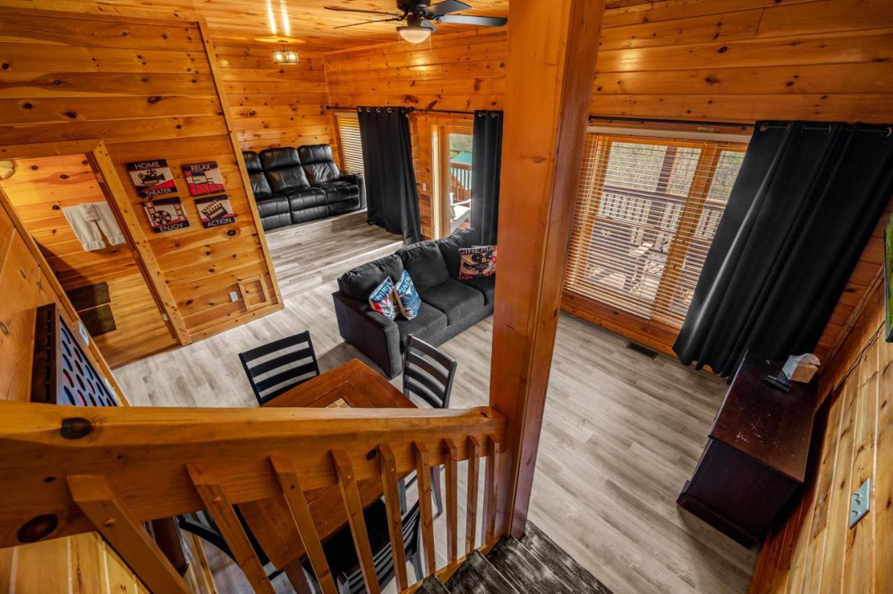 Million Dollar View - Games Table & Movie Theater! * Pigeon Forge