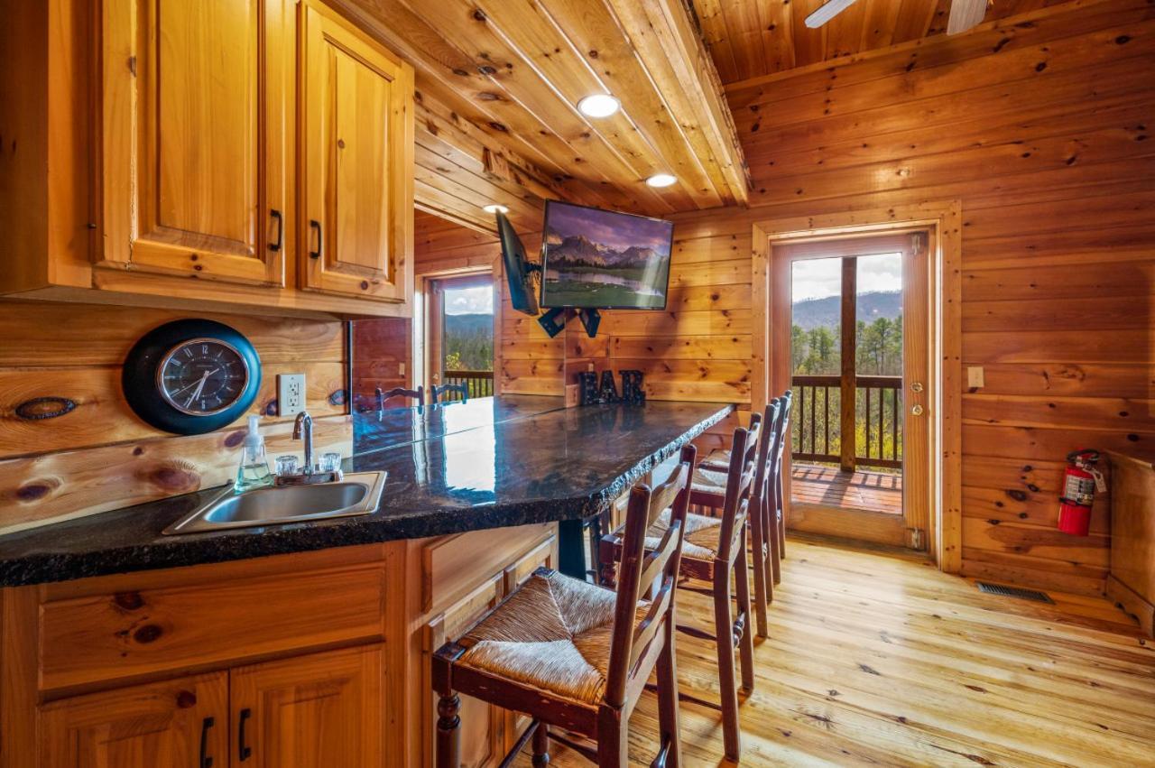 Million Dollar View - Games Table & Movie Theater! * Pigeon Forge