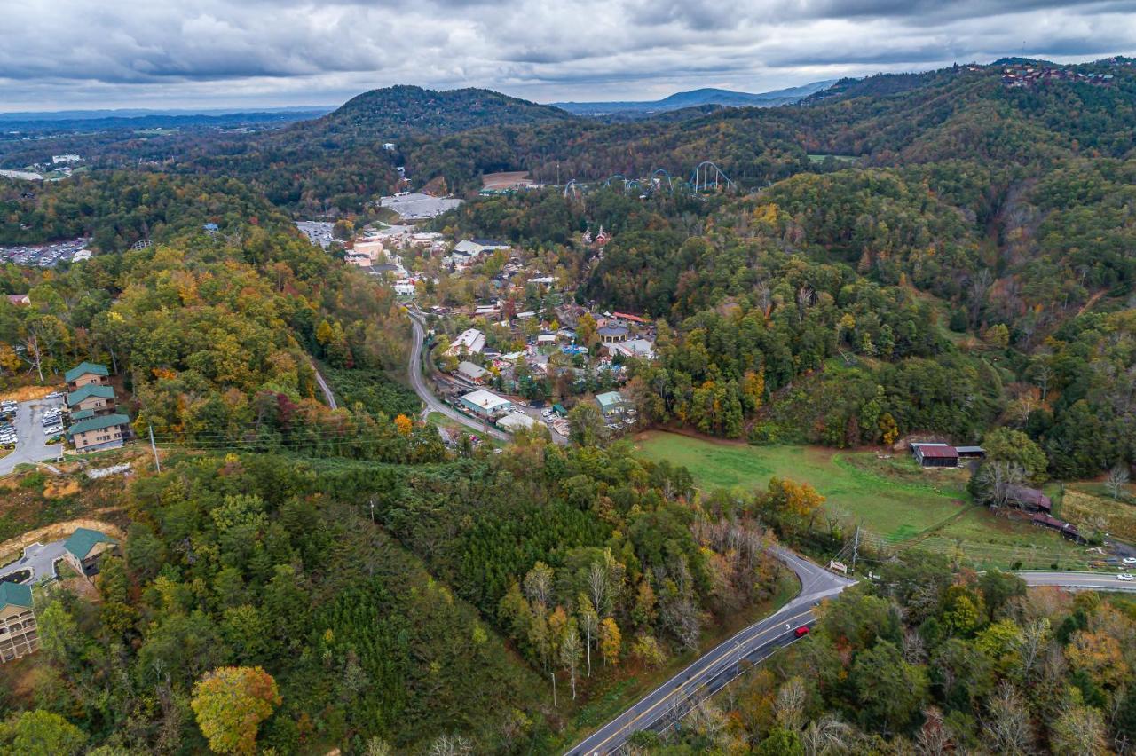 Near Entrance To The National Park And Dollywood Holiday home Pigeon Forge