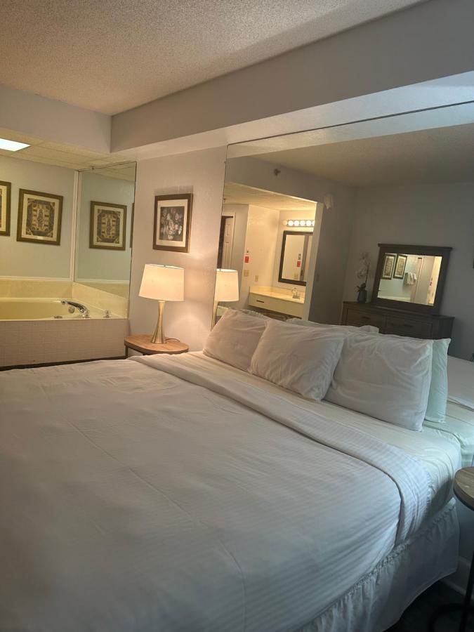 River Place #409 1bd, 2bath * Pigeon Forge