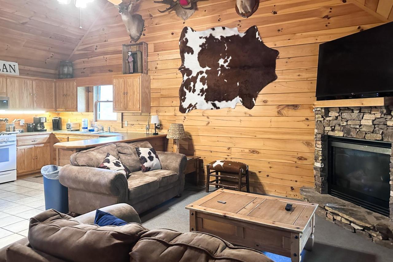 Moose Tracks * Pigeon Forge