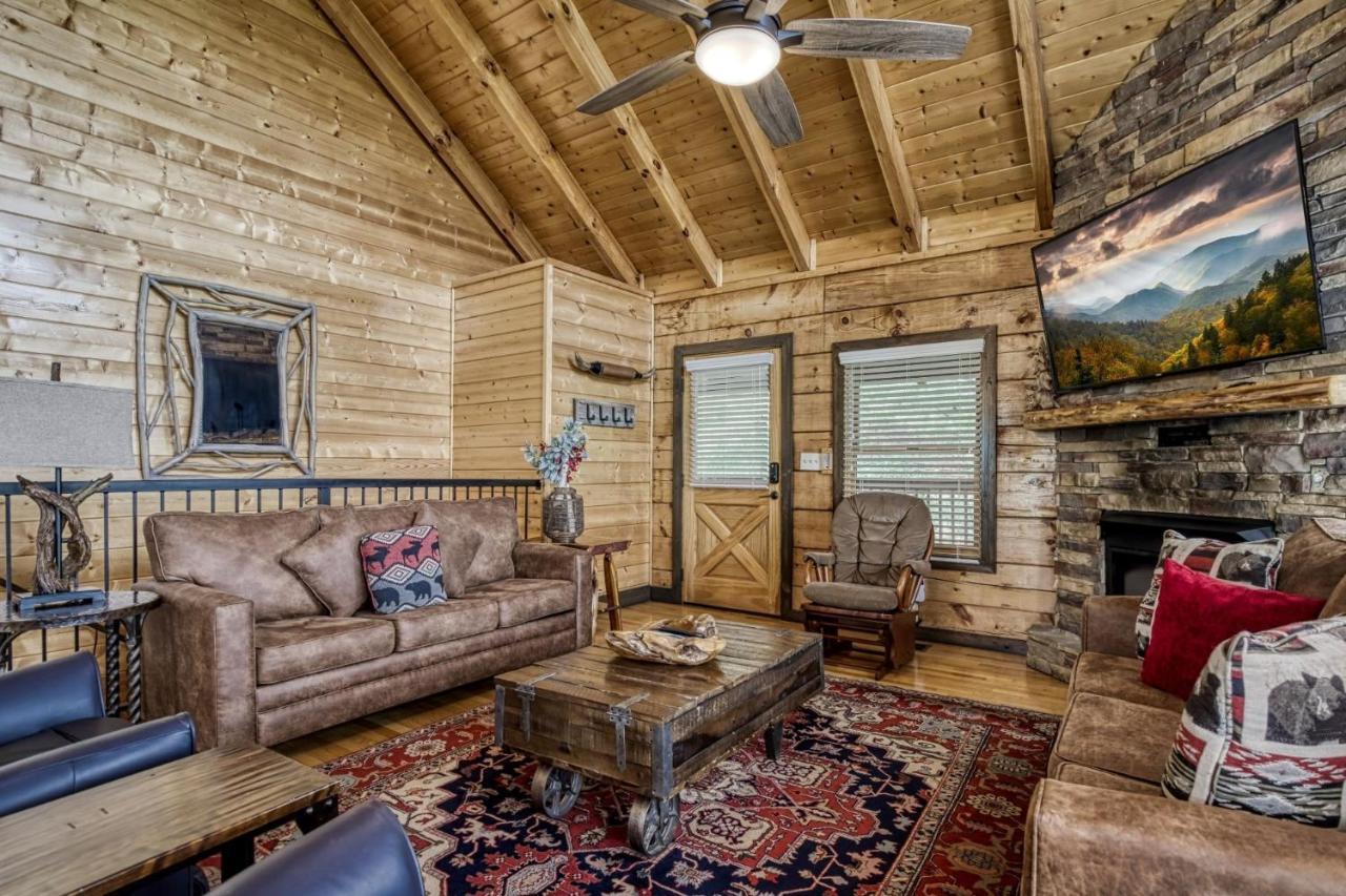 Ern858 - Eagles On High - Great Location! Close To The Action! Holiday home *