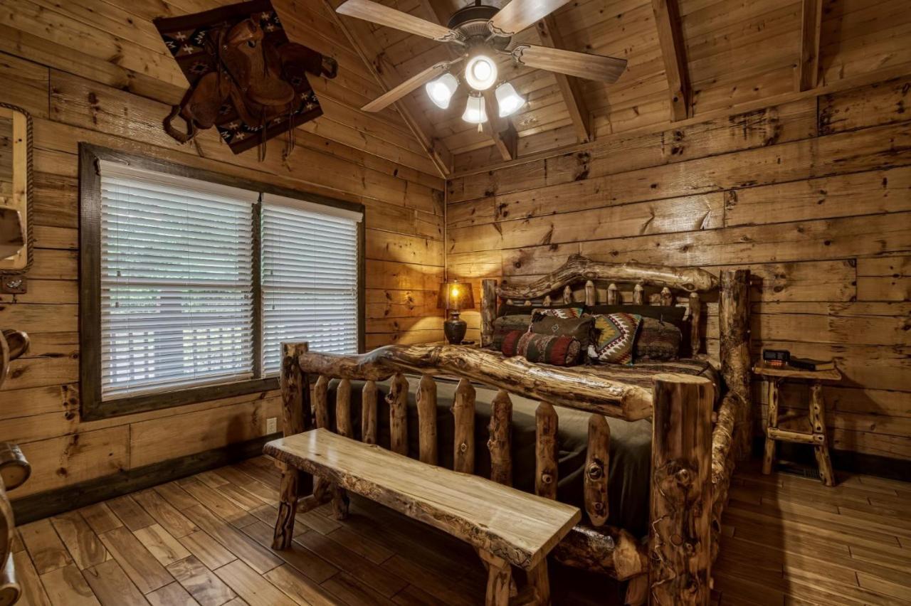 Ern858 - Eagles On High - Great Location! Close To The Action! Holiday home *
