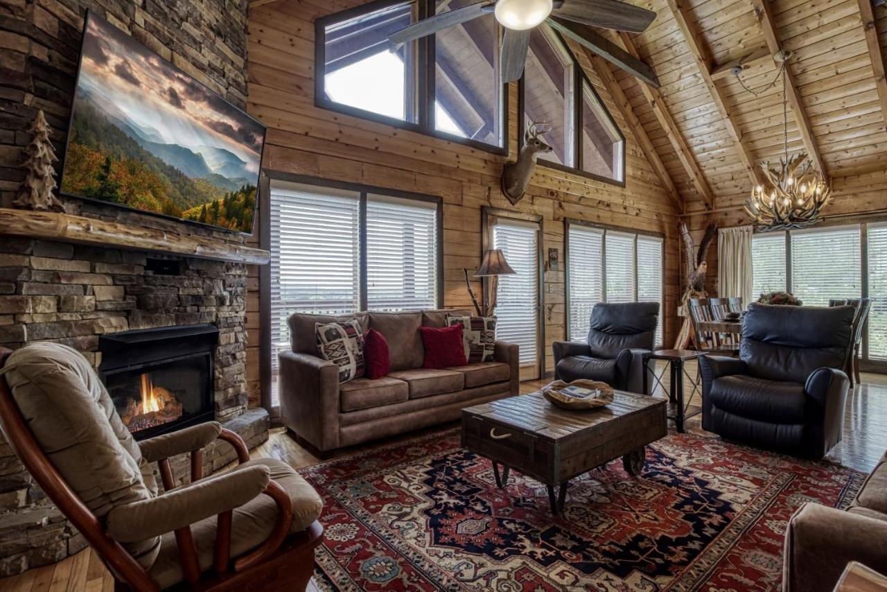 Ern858 - Eagles On High - Great Location! Close To The Action! Holiday home