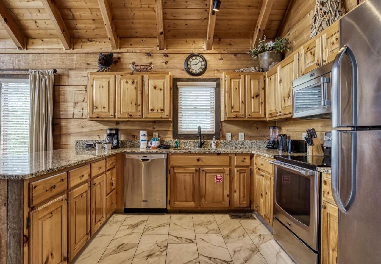 Ern858 - Eagles On High - Great Location! Close To The Action! Holiday home *