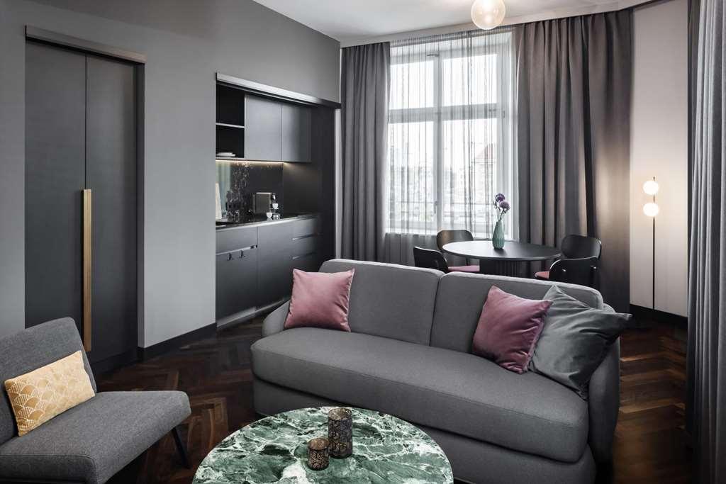 Season Hotel 3*