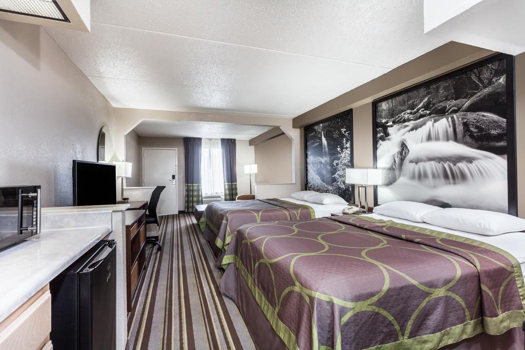 Hotel Super 8 By Wyndham Pigeon Forge-emert St 3*