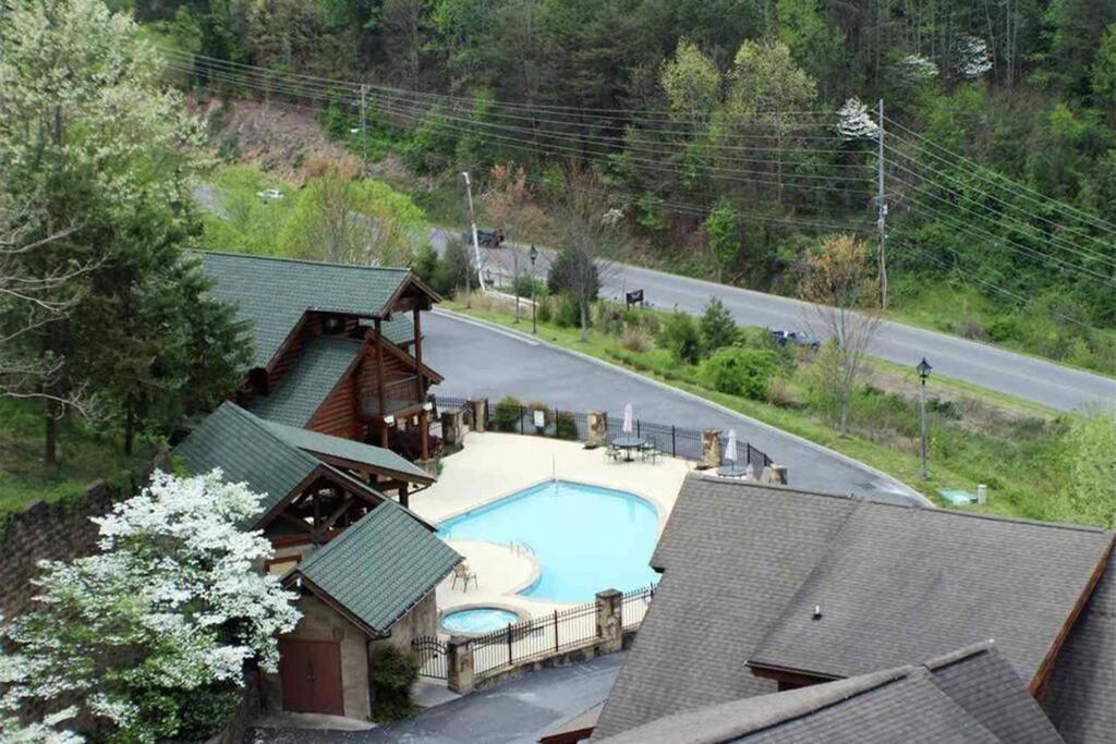 Smoky Mountain Retreat- With Modern Amenities In The Heart Of Pf Holiday home Pigeon Forge