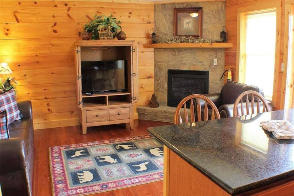 Smoky Mountain Retreat- With Modern Amenities In The Heart Of Pf * Pigeon Forge