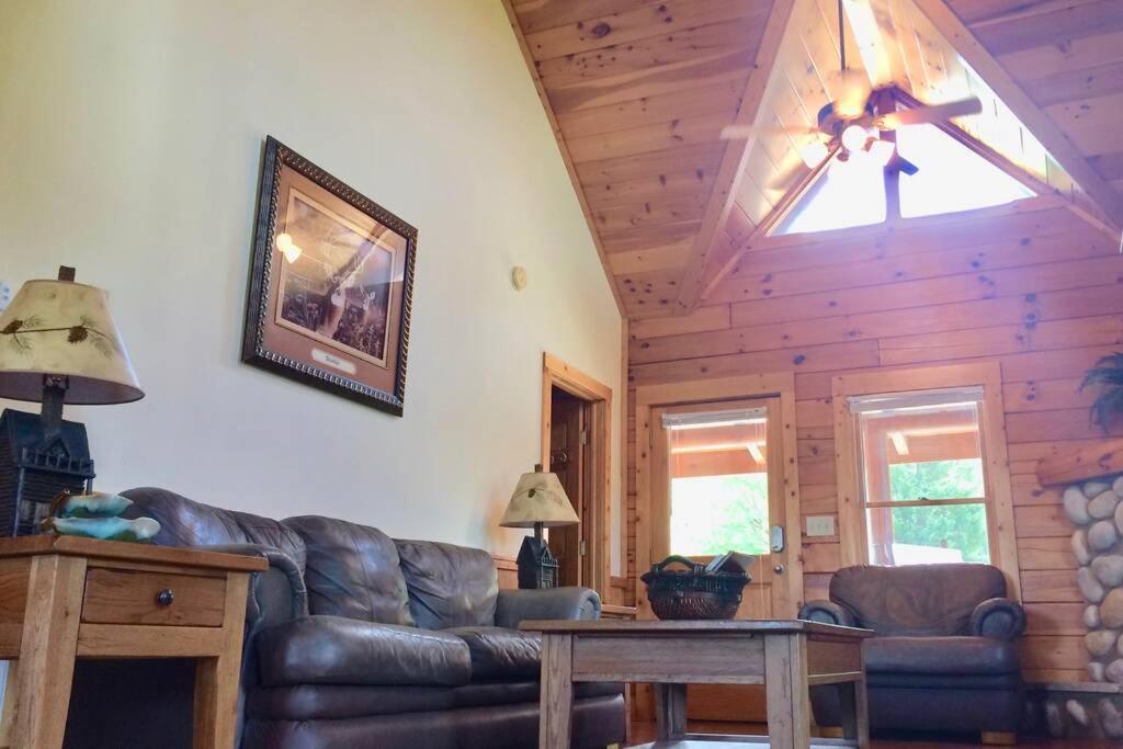 Smoky Mountain Retreat- With Modern Amenities In The Heart Of Pf Pigeon Forge