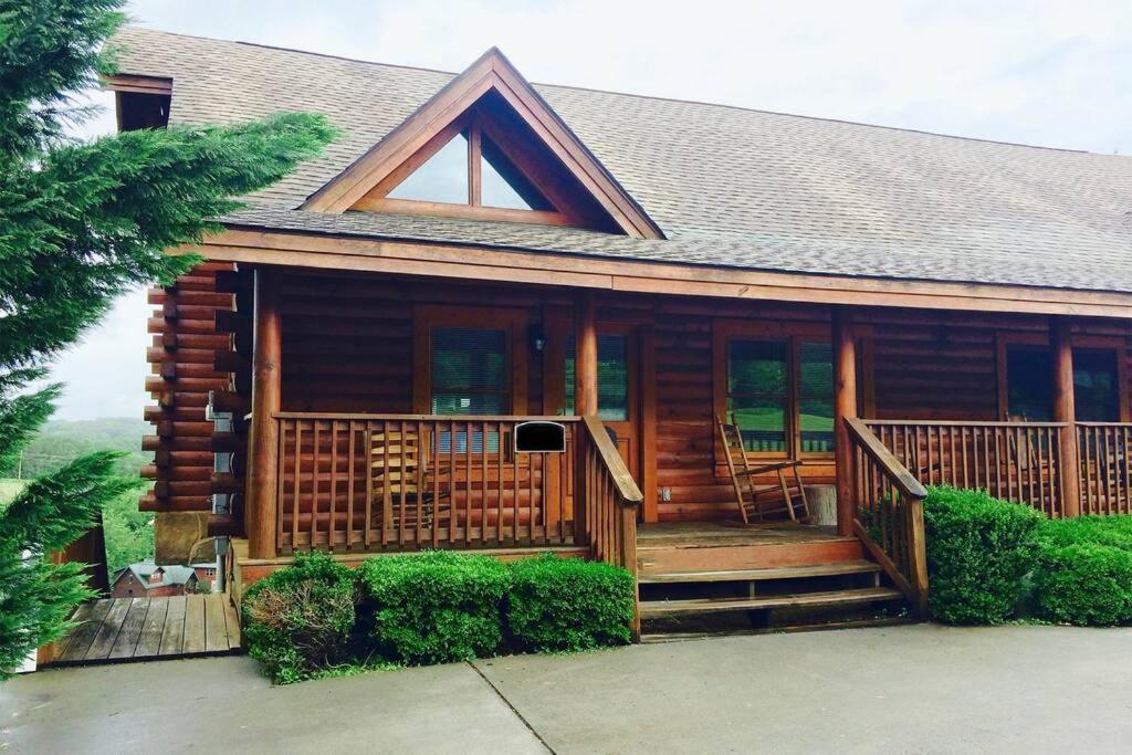 Smoky Mountain Retreat- With Modern Amenities In The Heart Of Pf Holiday home Pigeon Forge