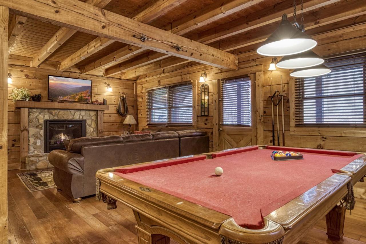 Holiday home Bridgewood Cabin, Hot Tub, 1089 Of Free Attraction Tickets For Each Paid Day, Dollywood And More!