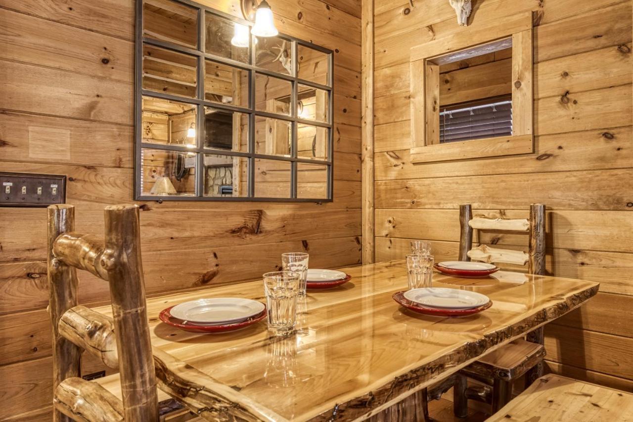 Bridgewood Cabin, Hot Tub, 1089 Of Free Attraction Tickets For Each Paid Day, Dollywood And More! *