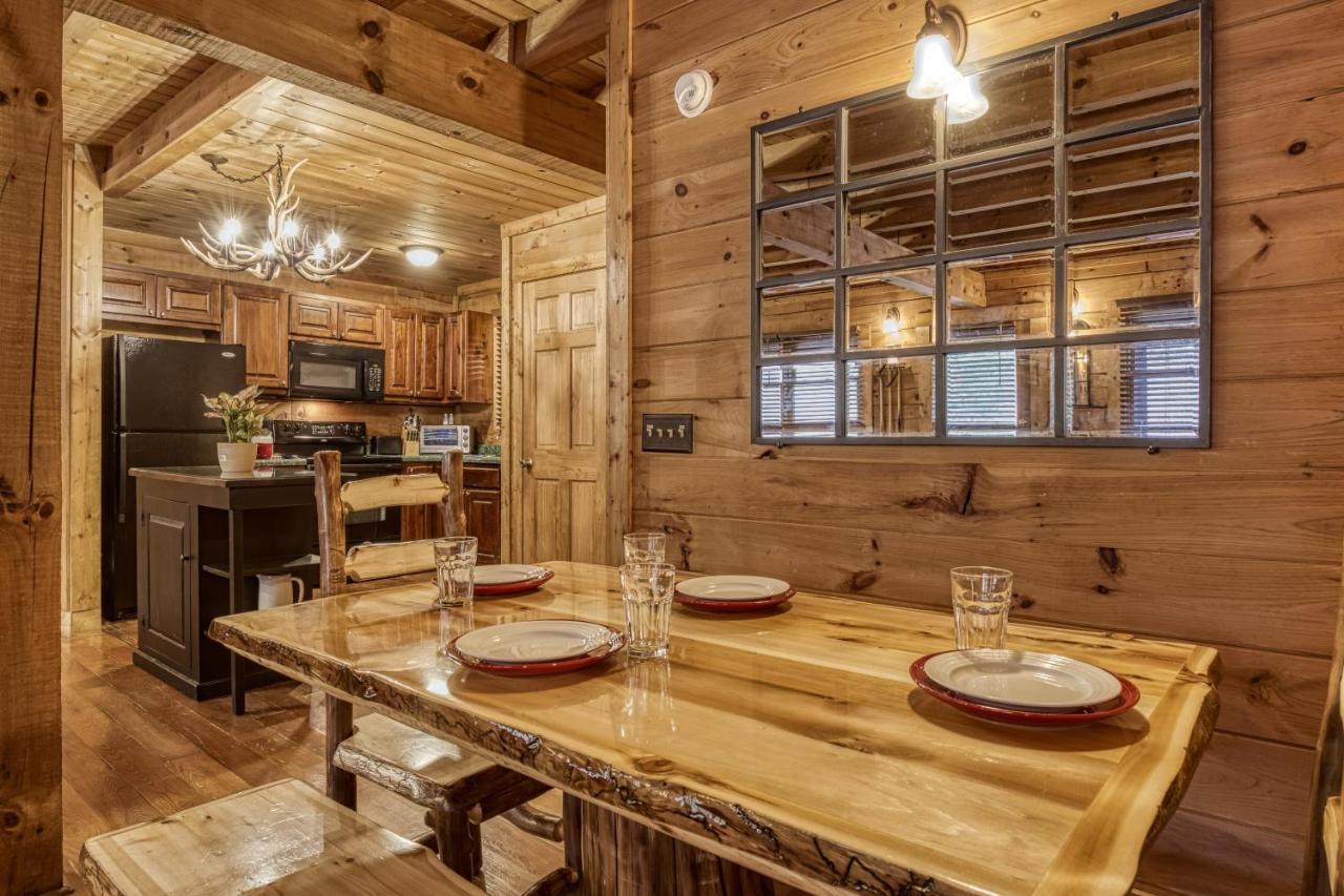 Bridgewood Cabin, Hot Tub, 1089 Of Free Attraction Tickets For Each Paid Day, Dollywood And More! * Pigeon Forge