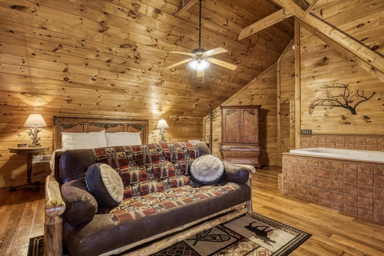 Bridgewood Cabin, Hot Tub, 1089 Of Free Attraction Tickets For Each Paid Day, Dollywood And More! Pigeon Forge