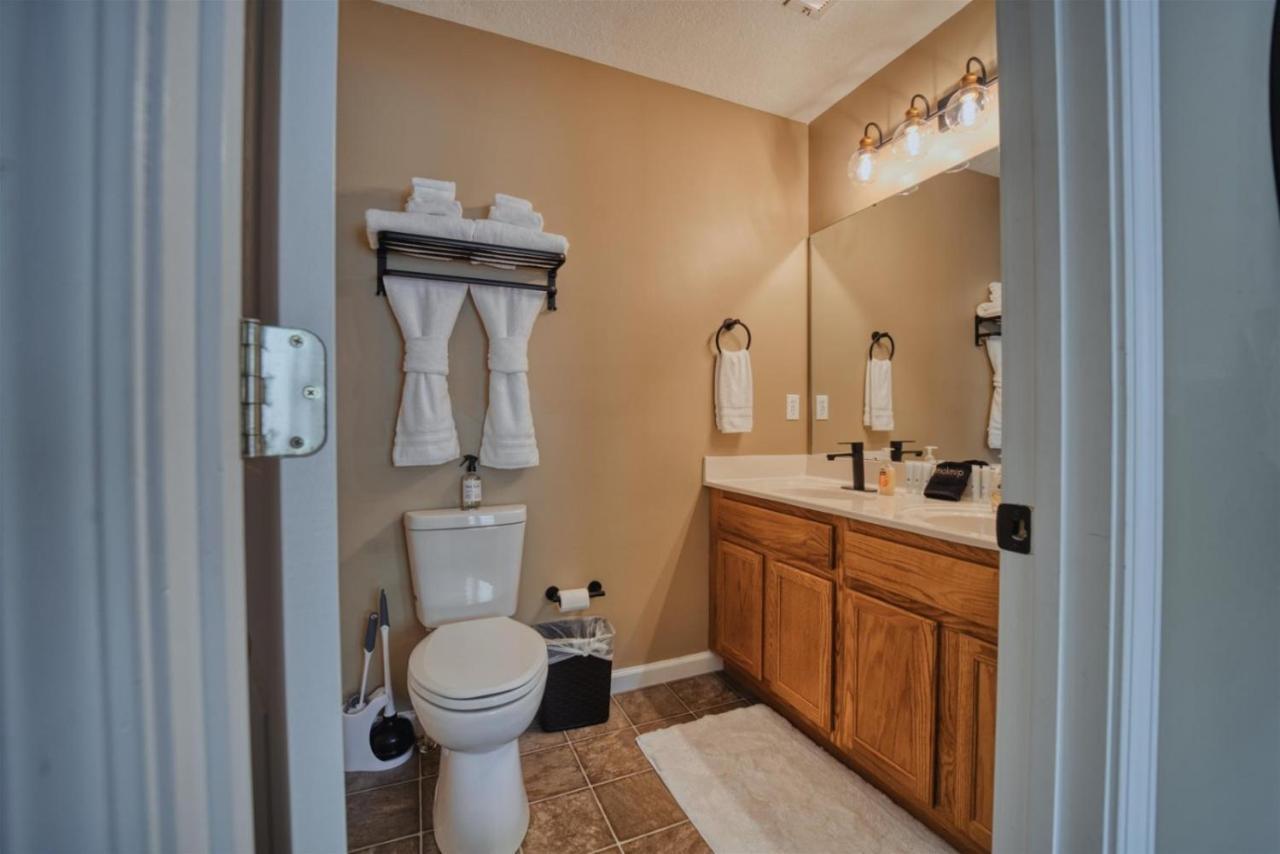 Holiday home River Access W Rafts For Tubing- Hot Tub-ev Outlet- Near Attractions Pigeon Forge