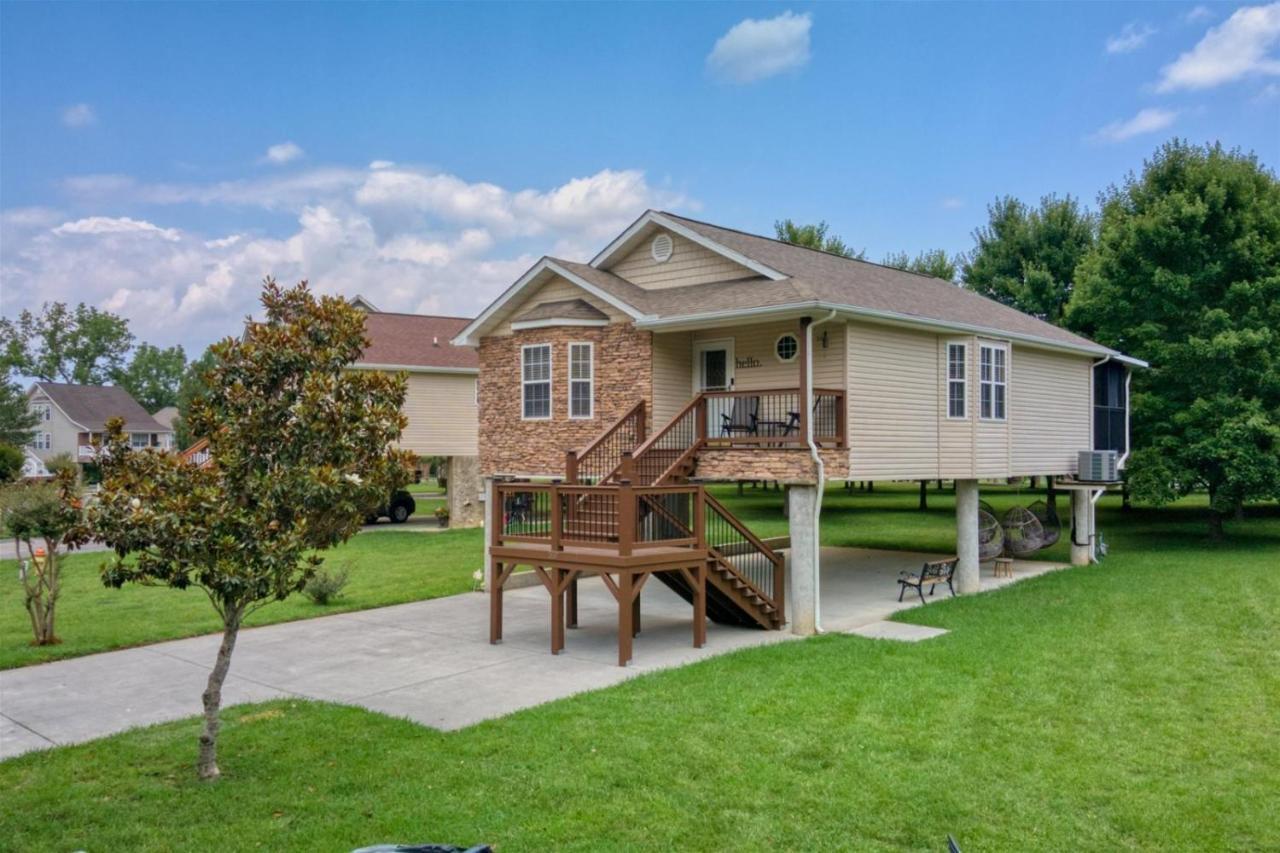 River Access W Rafts For Tubing- Hot Tub-ev Outlet- Near Attractions Holiday home Pigeon Forge