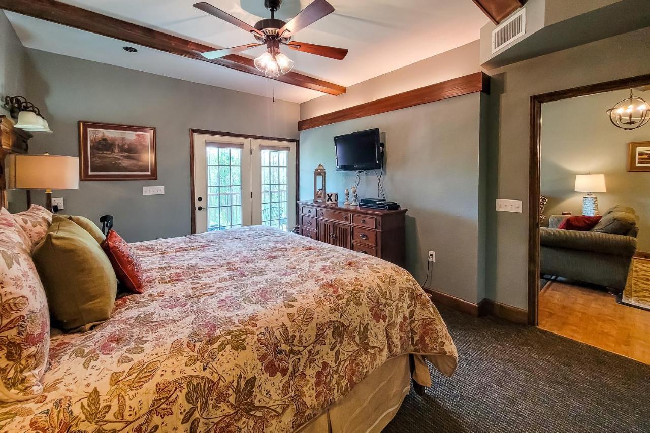 Apartment River Place 527
