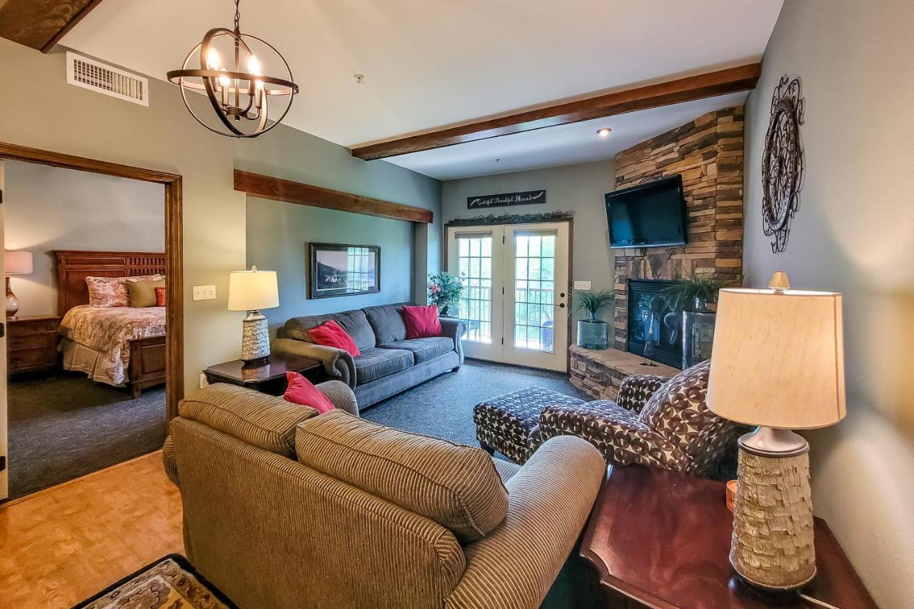 Apartment River Place 527
