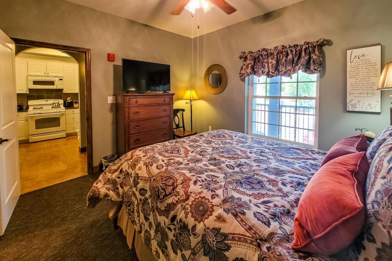 River Place 527 *
