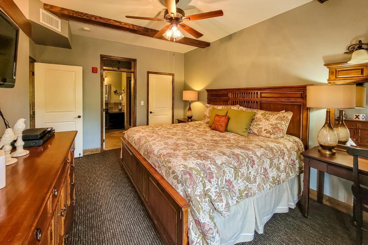 Apartment River Place 527