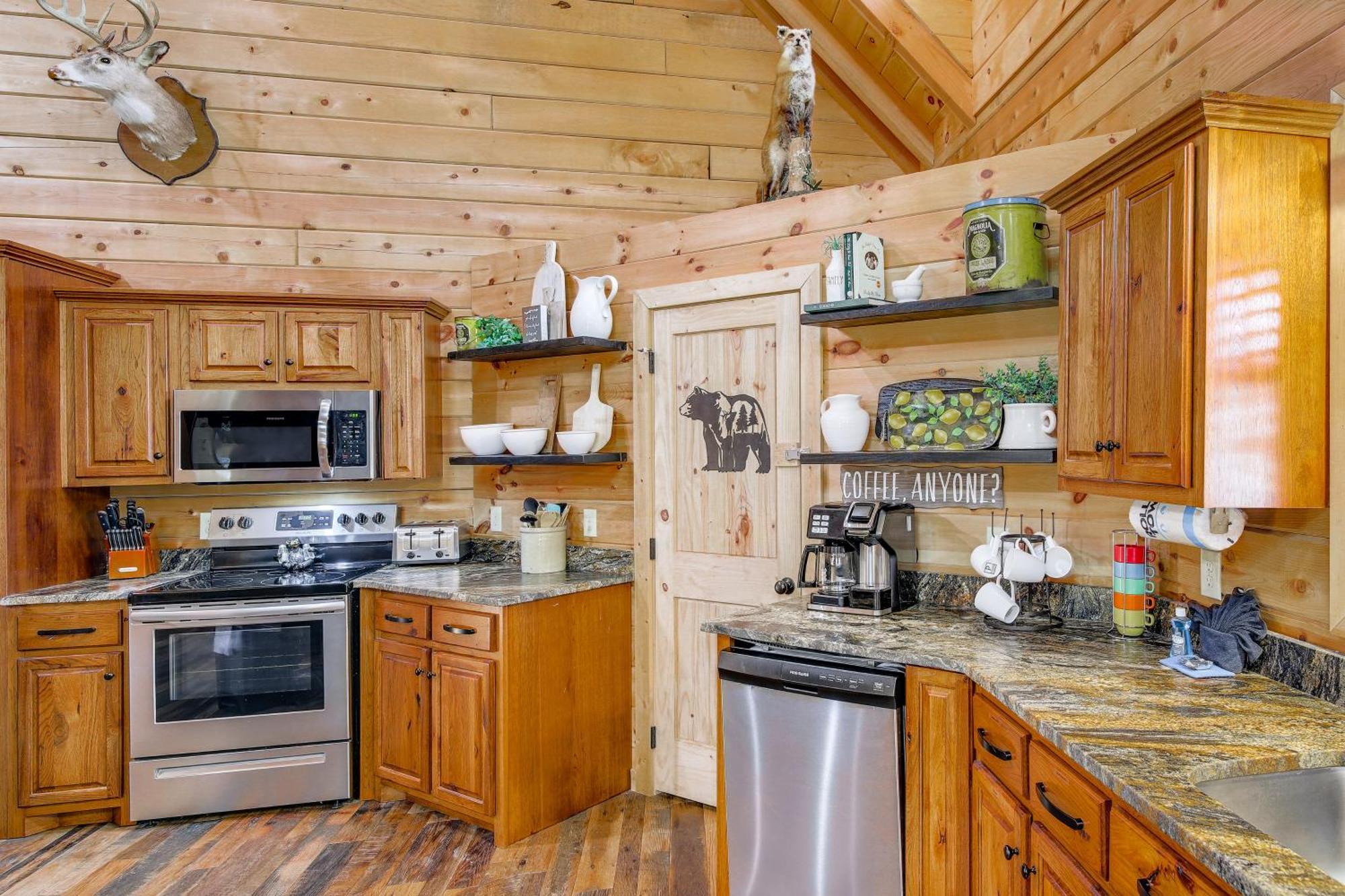 Holiday home Riverfront With Hot Tub - 3 Miles To Dollywood