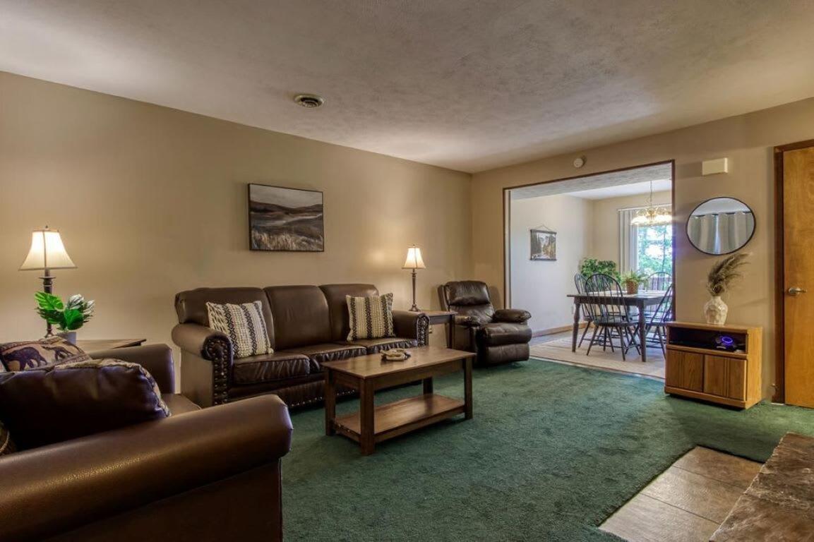 Holiday home Pinecrest Townhomes-1king-2queen Unit