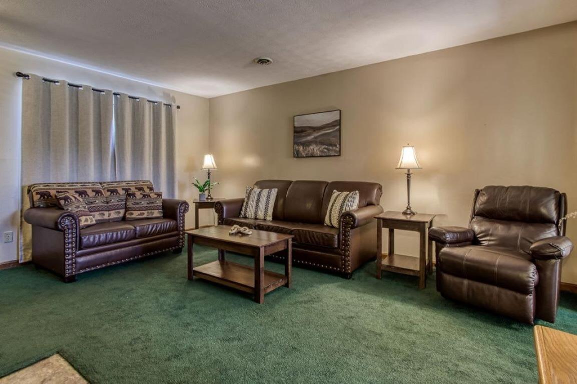 Holiday home Pinecrest Townhomes-1king 2bunk Unit *