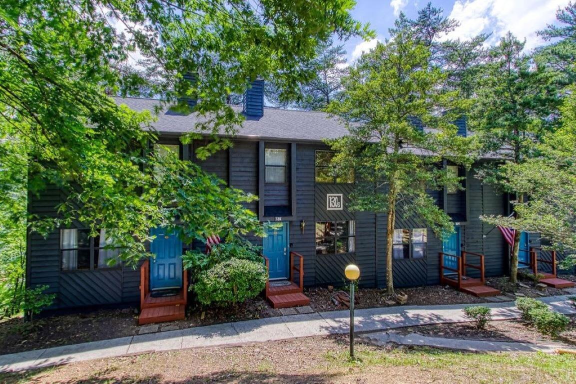 Pinecrest Townhomes-1king-2queen Unit Holiday home