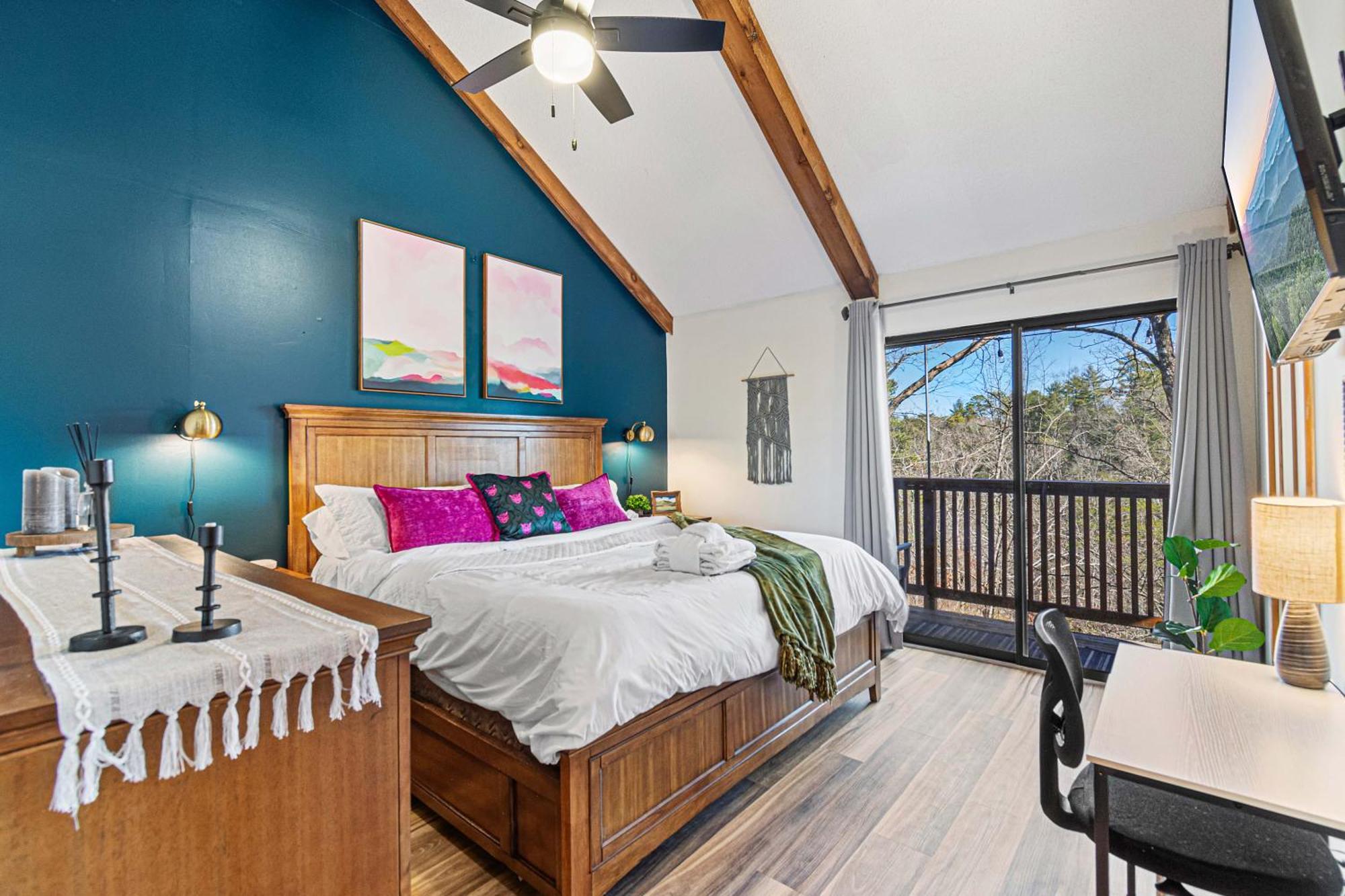Holiday home The Family Stone Luxe Sleeps 12 Hot Tub Dogfriendly Dollywood Pigeon Forge