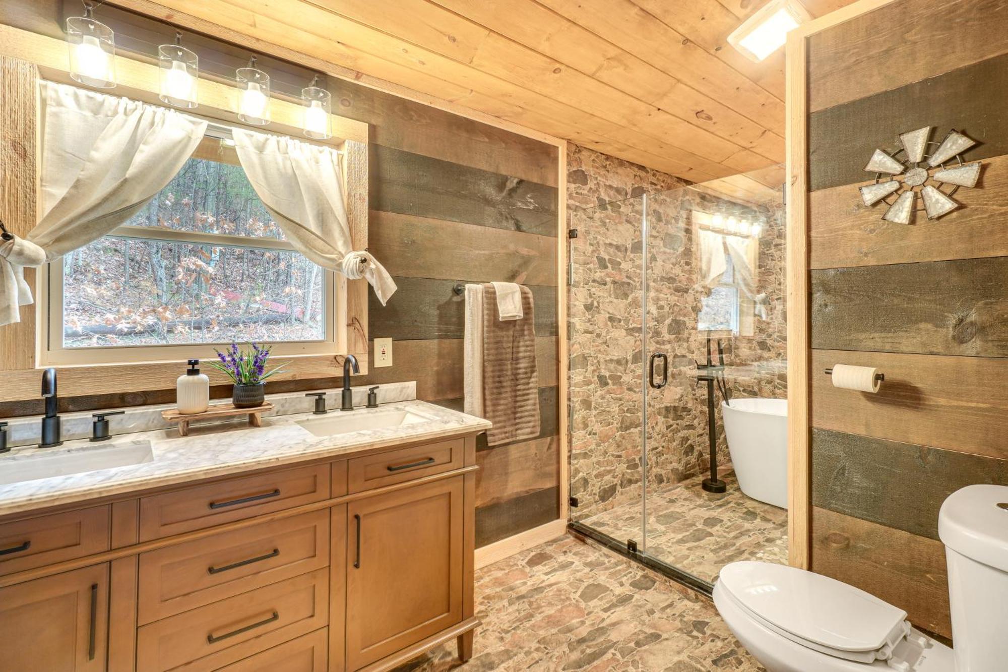 Cozy Sevierville Cabin With Hot Tub And Game Room! Pigeon Forge