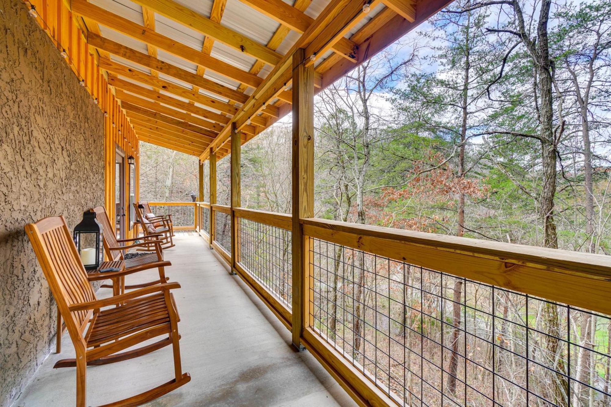 Cozy Sevierville Cabin With Hot Tub And Game Room! Holiday home *