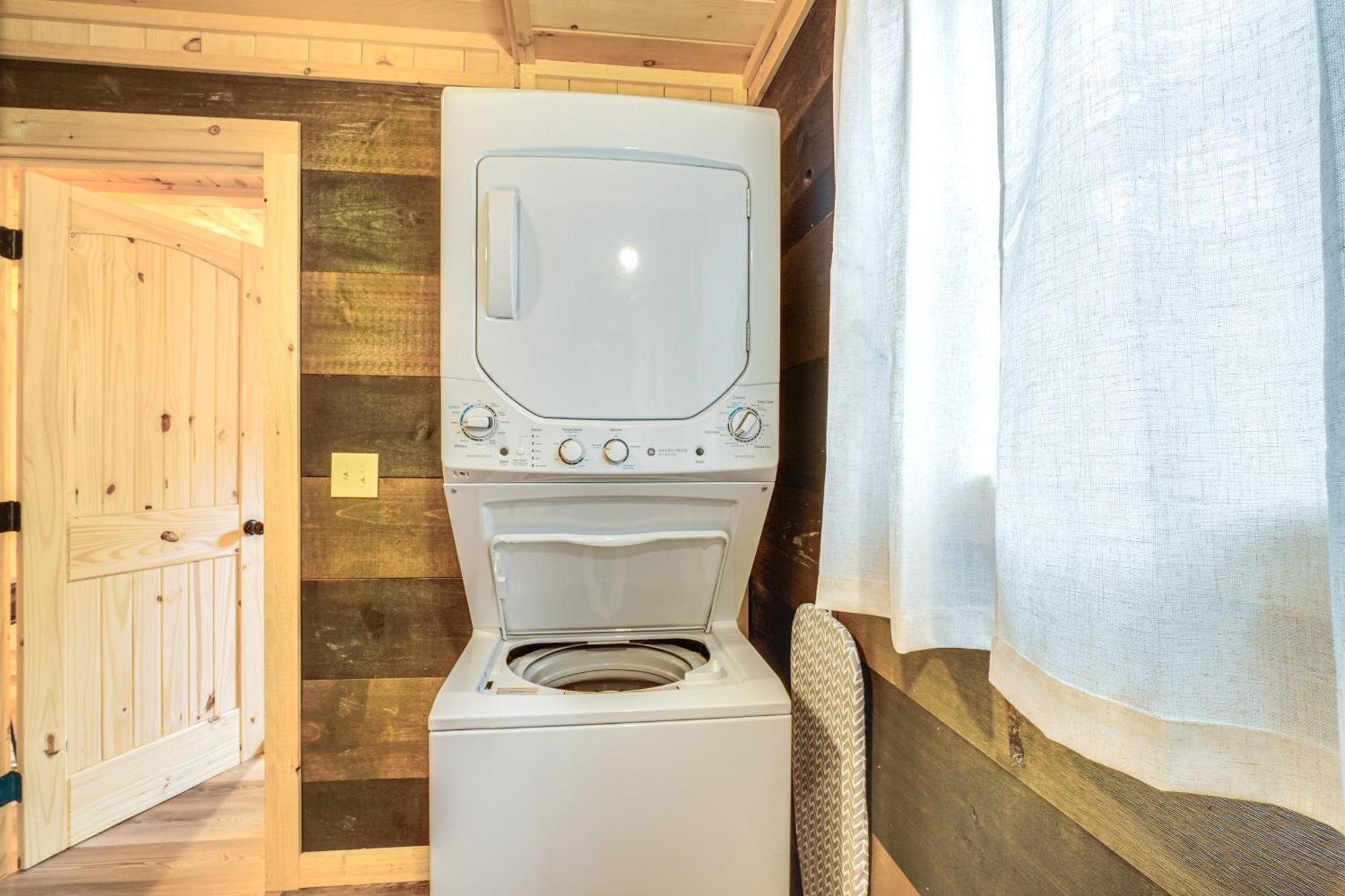 Holiday home Cozy Sevierville Cabin With Hot Tub And Game Room!