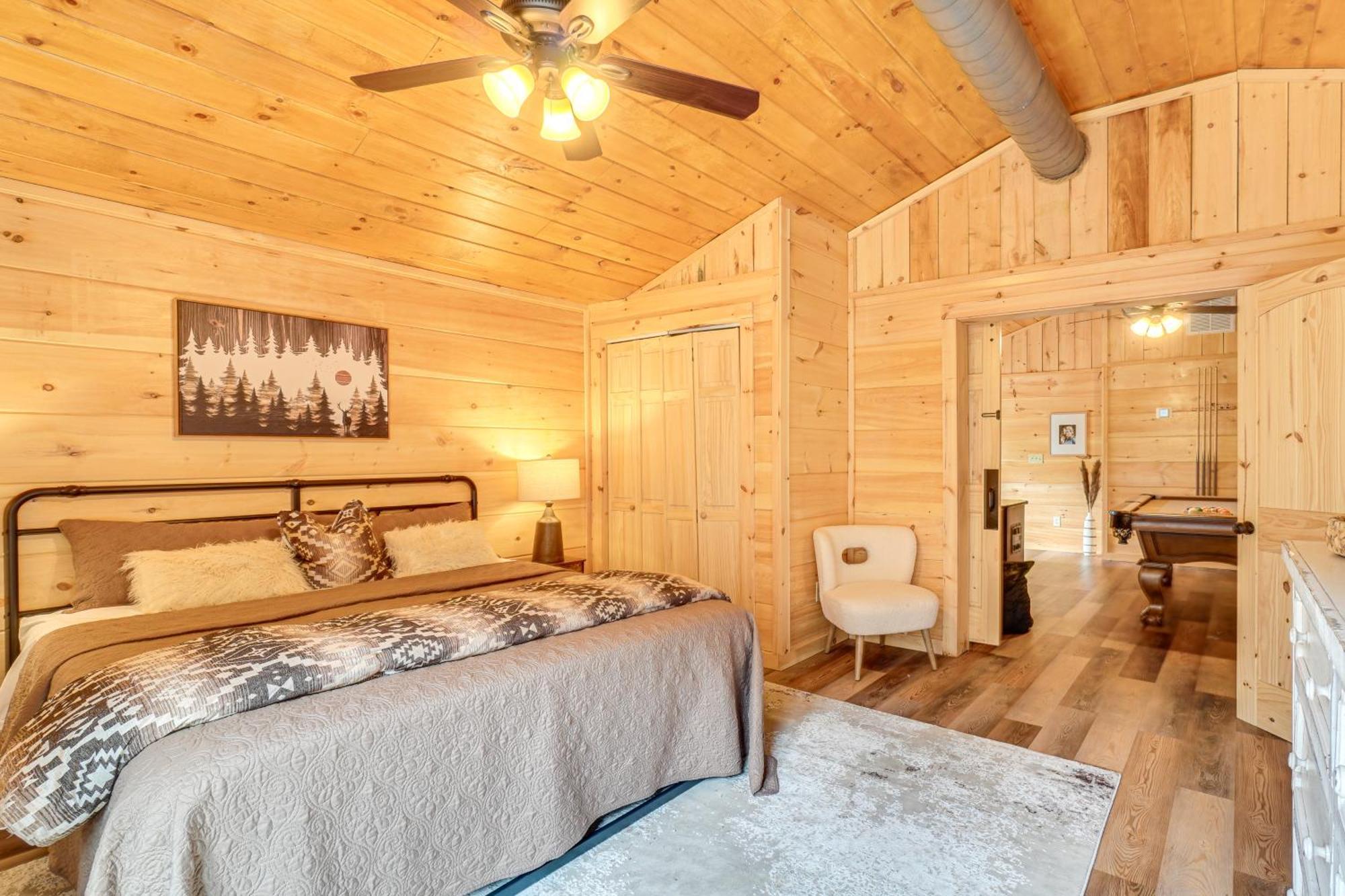 Holiday home Cozy Sevierville Cabin With Hot Tub And Game Room!
