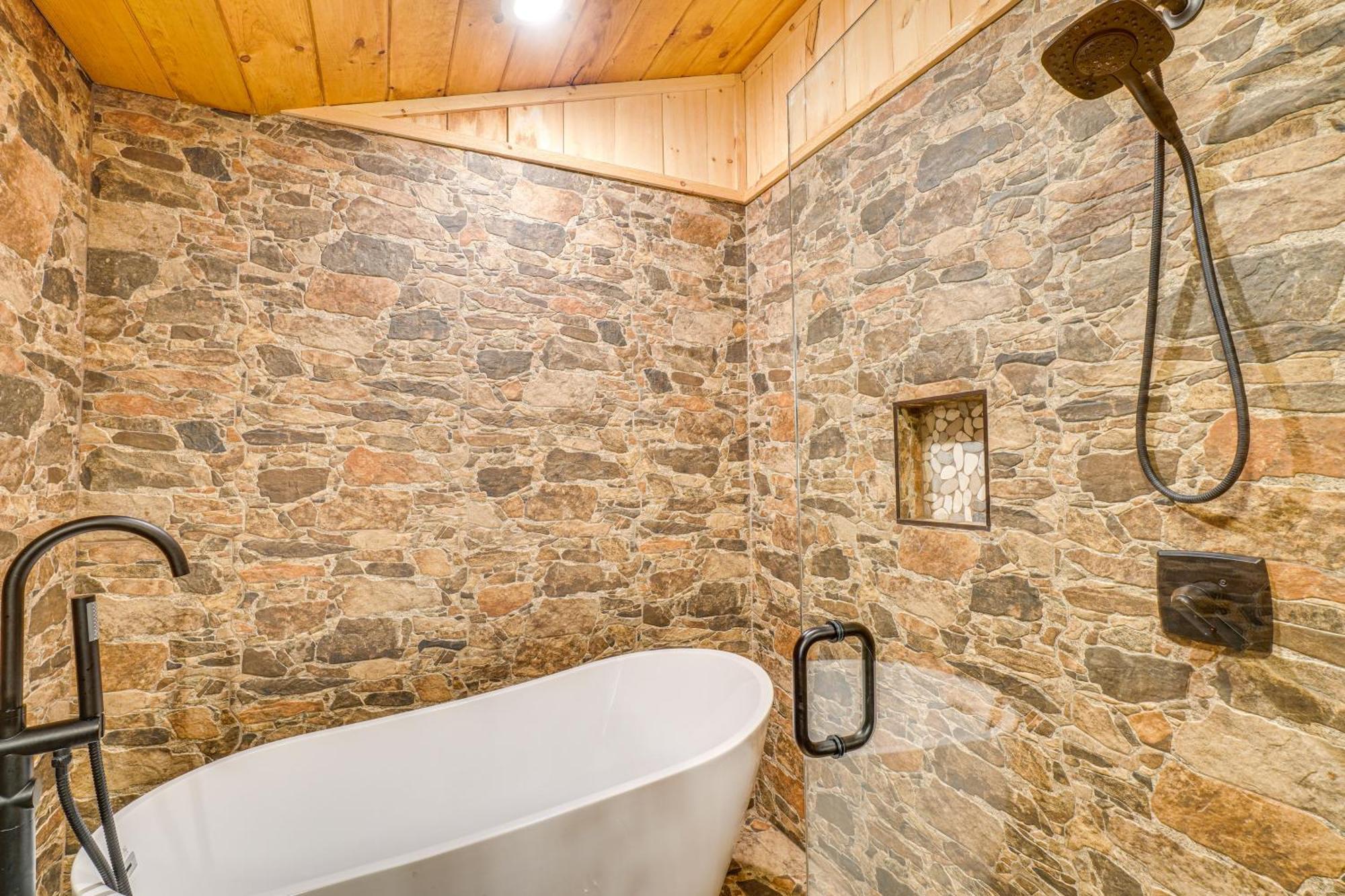Cozy Sevierville Cabin With Hot Tub And Game Room!