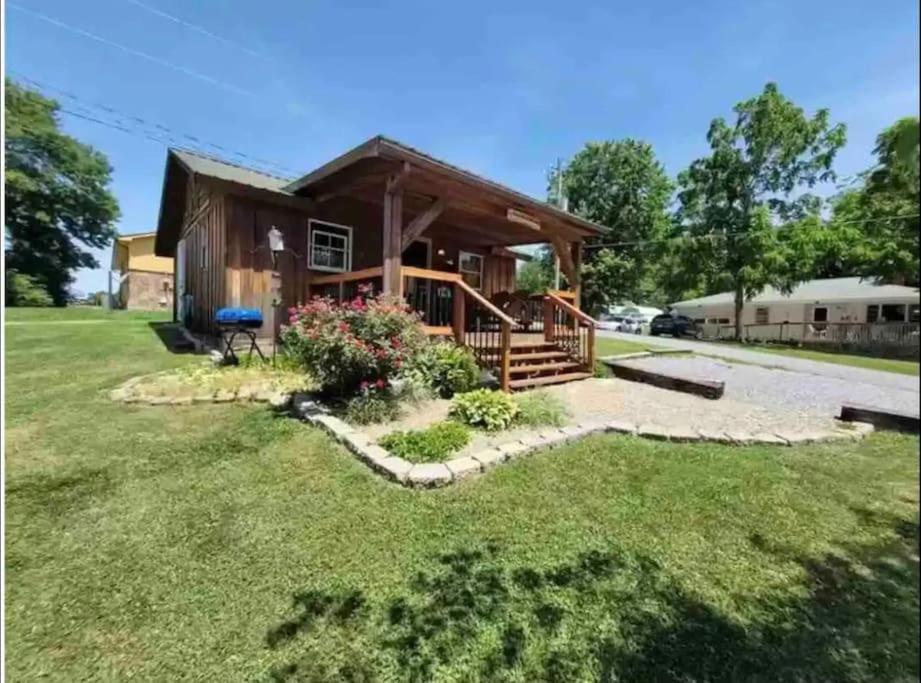 Holiday home Cozy Walking Distance To Parkway! *