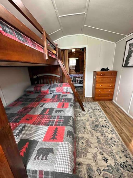 Holiday home Cozy Walking Distance To Parkway!