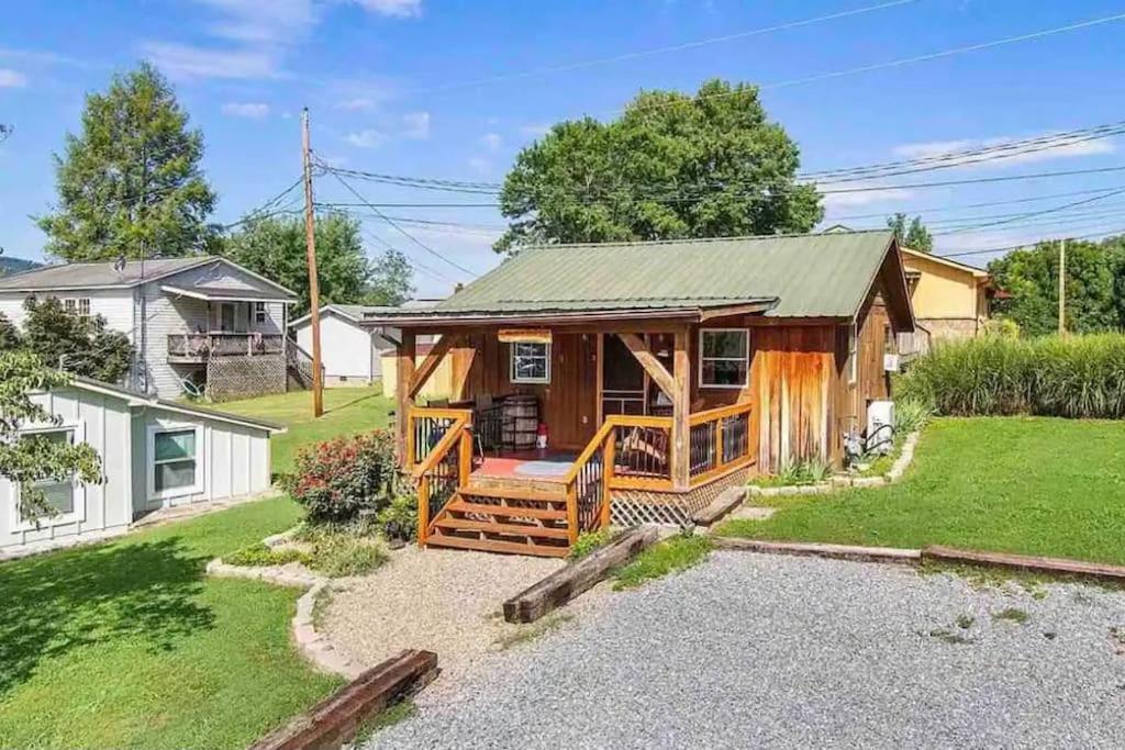 Cozy Walking Distance To Parkway! * Pigeon Forge