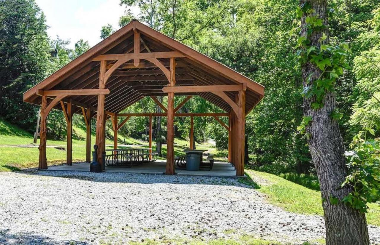 Wilderness Theater And Holiday home *