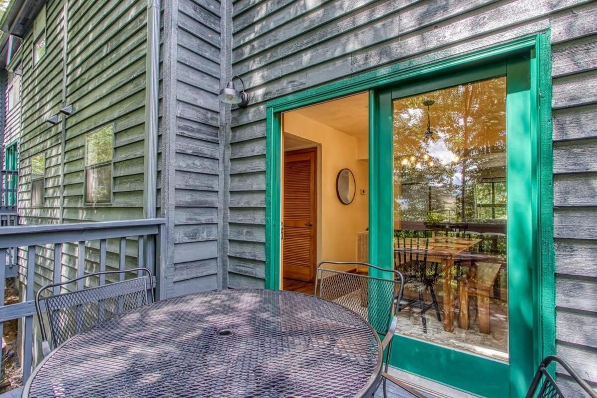 Pinecrest Townhomes-1king-2queen Unit-renovated * Pigeon Forge