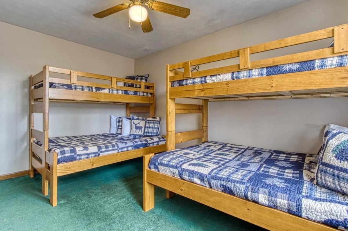 Pinecrest 1k 2f 2t Next To Dollywood Pigeon Forge