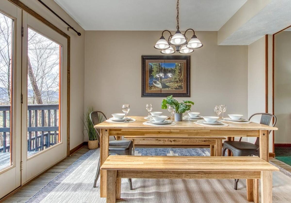 Pinecrest 1k 2f 2t Next To Dollywood * Pigeon Forge