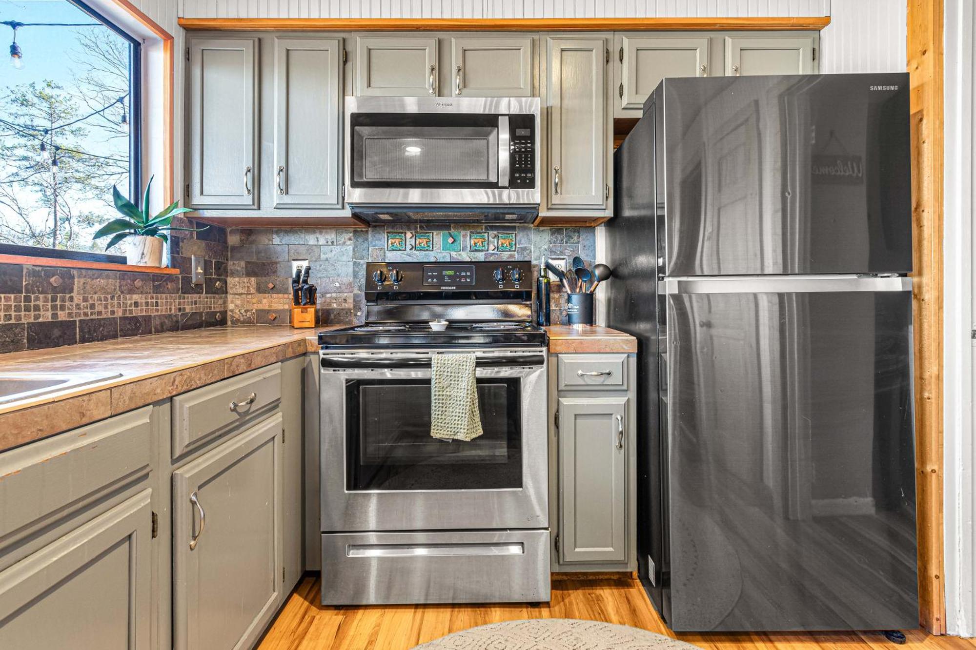 Holiday home The Family Stone Luxe Sleeps 12 Hot Tub Dogfriendly Dollywood