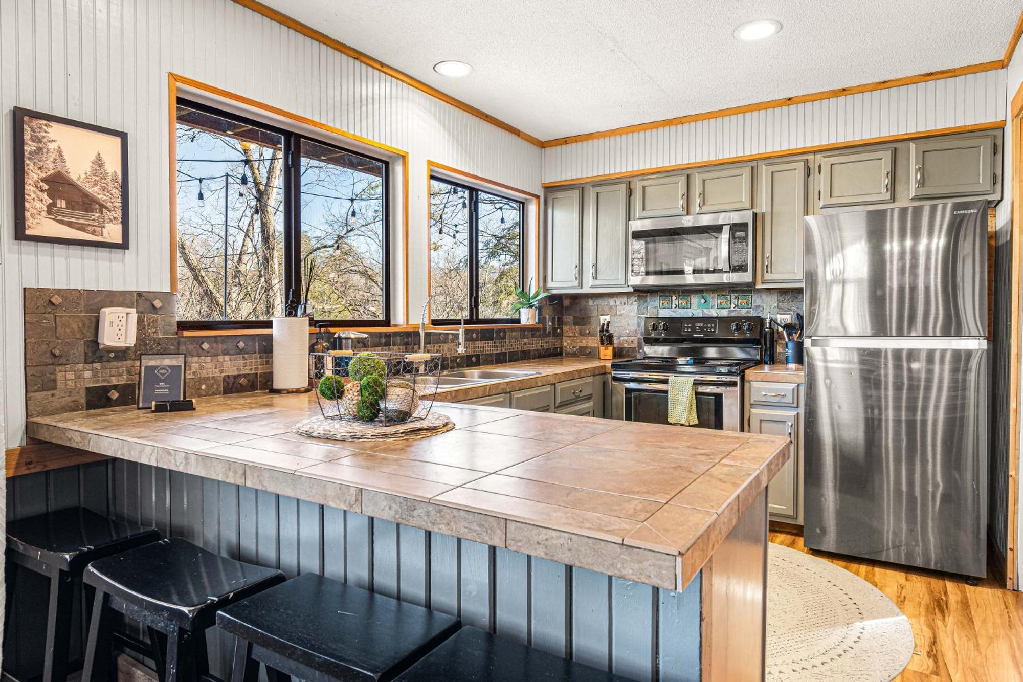 Holiday home The Family Stone Luxe Sleeps 12 Hot Tub Dogfriendly Dollywood *
