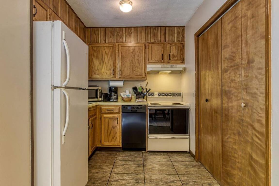 Pinecrest Townhomes-1king 2bunk Unit * Pigeon Forge