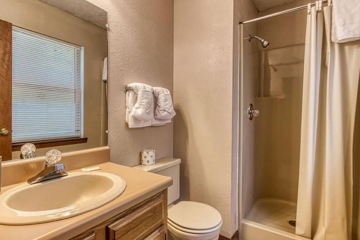 Pinecrest Townhomes-1king 2bunk Unit Pigeon Forge