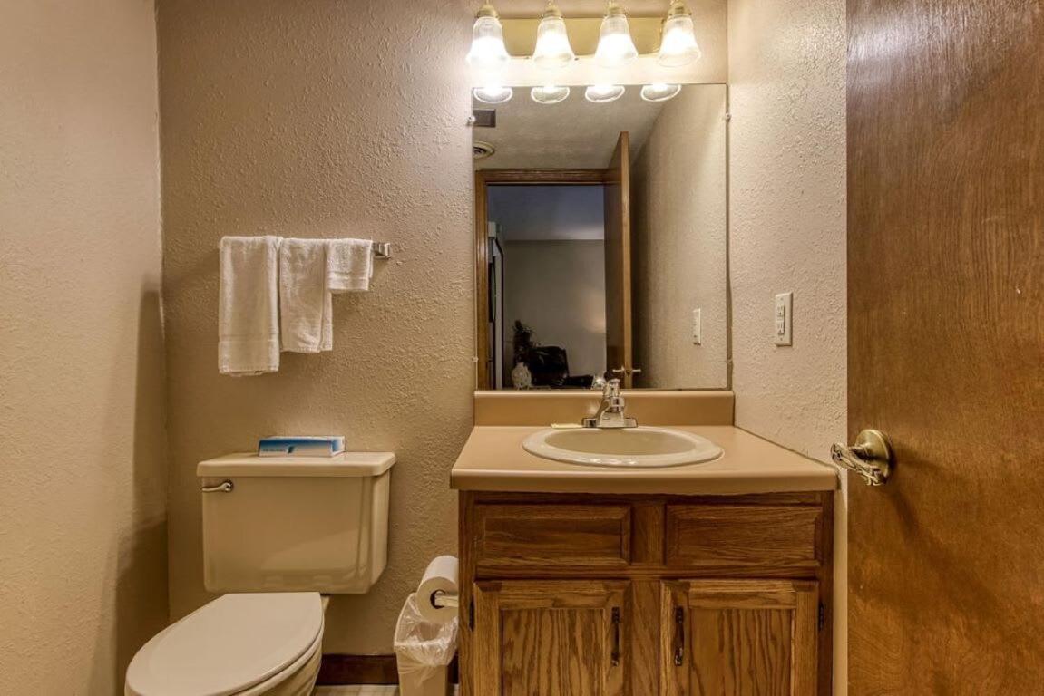 Holiday home Pinecrest Townhomes-1king 2bunk Unit *